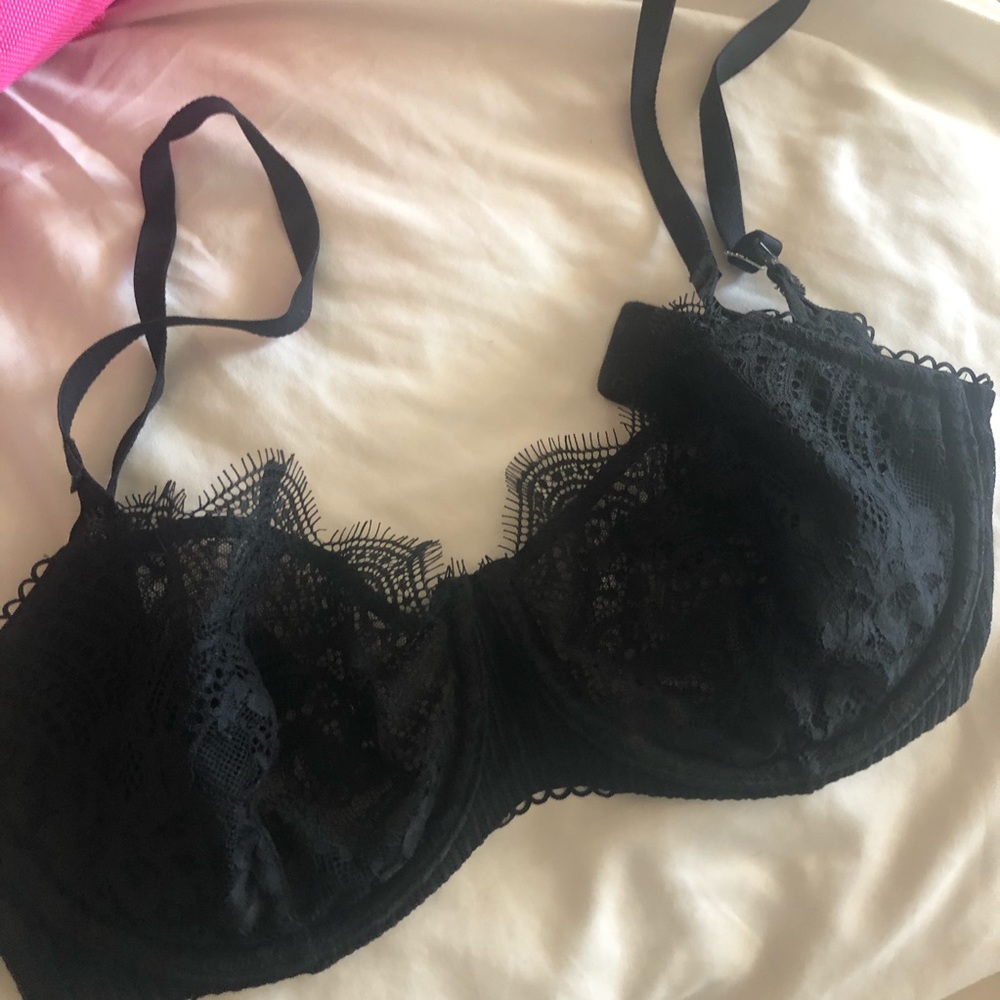 Victoria Secret Bra worn once maybe 🤔